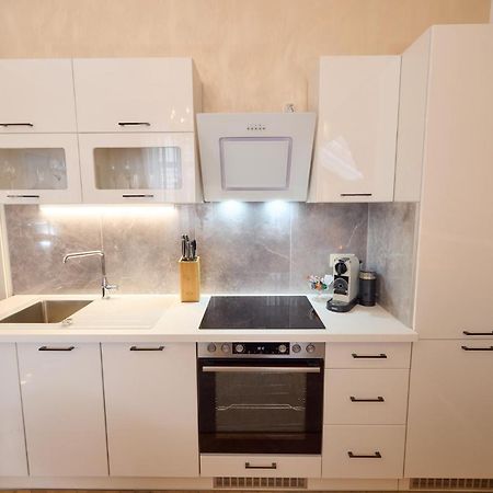Sophies Place Augarten - Imperial Lifestyle City Apartments Vienna Parking Exterior foto