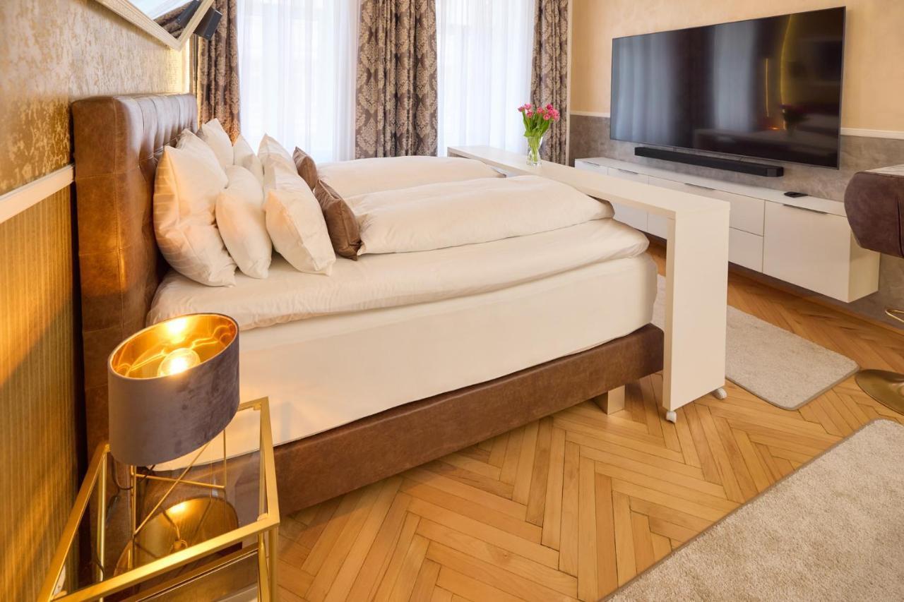 Sophies Place Augarten - Imperial Lifestyle City Apartments Vienna Parking Exterior foto