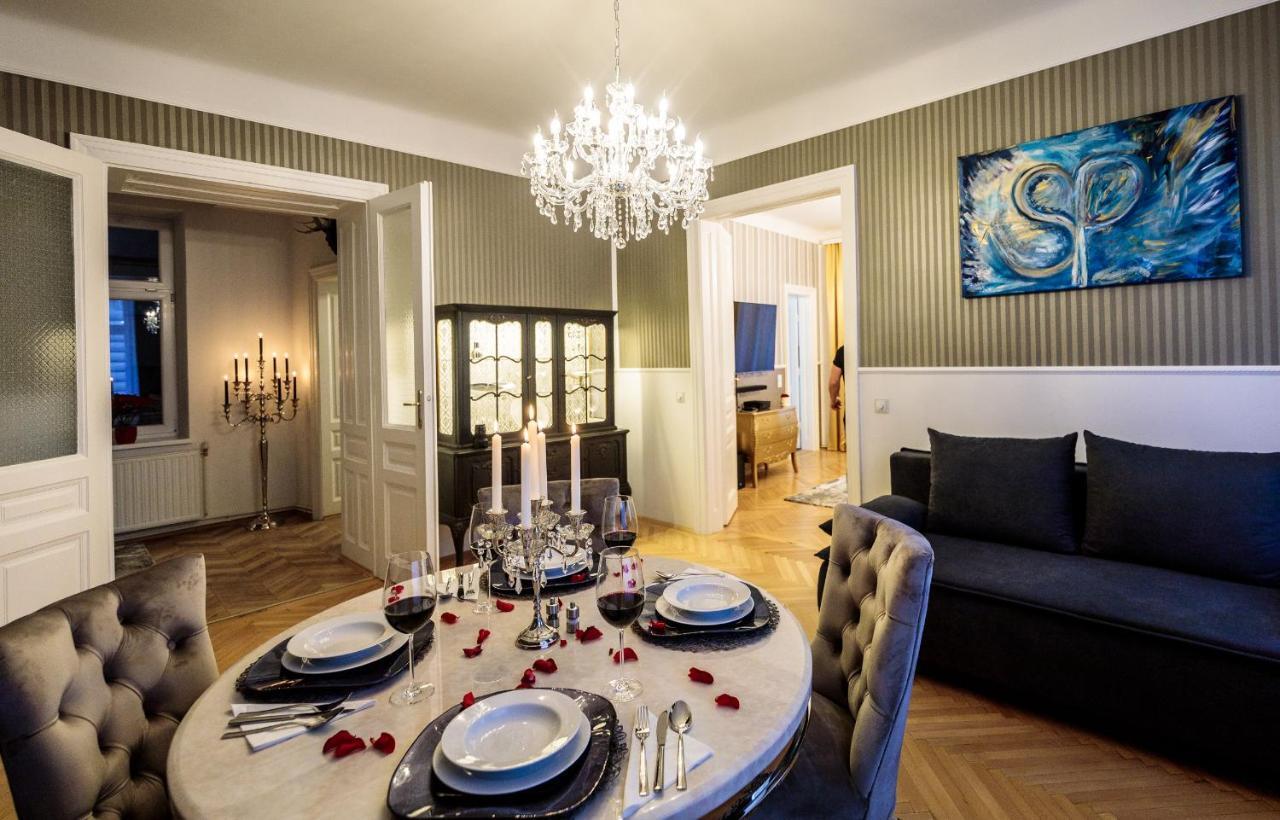 Sophies Place Augarten - Imperial Lifestyle City Apartments Vienna Parking Exterior foto